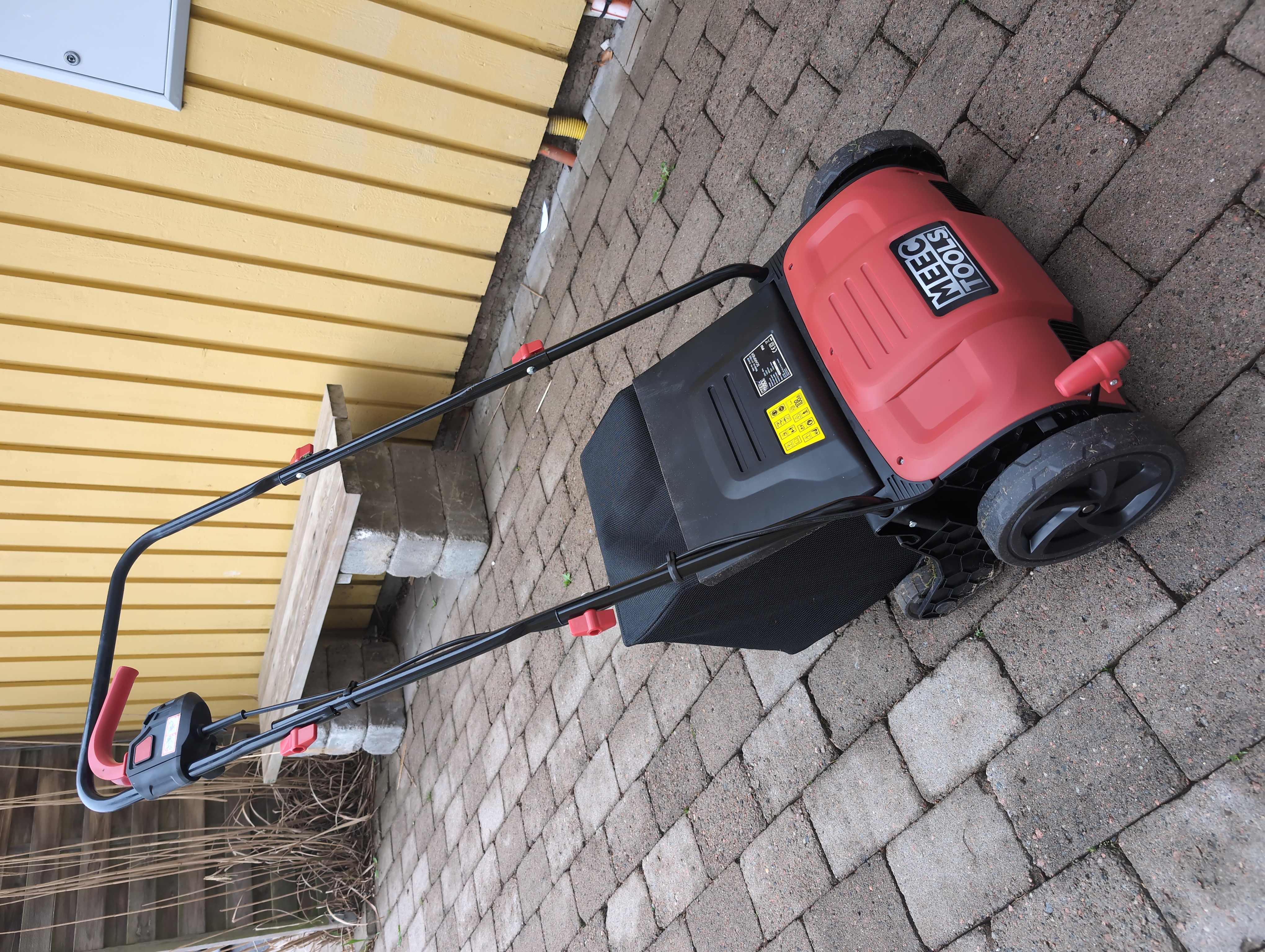 Vertikalskärare / mossrivare