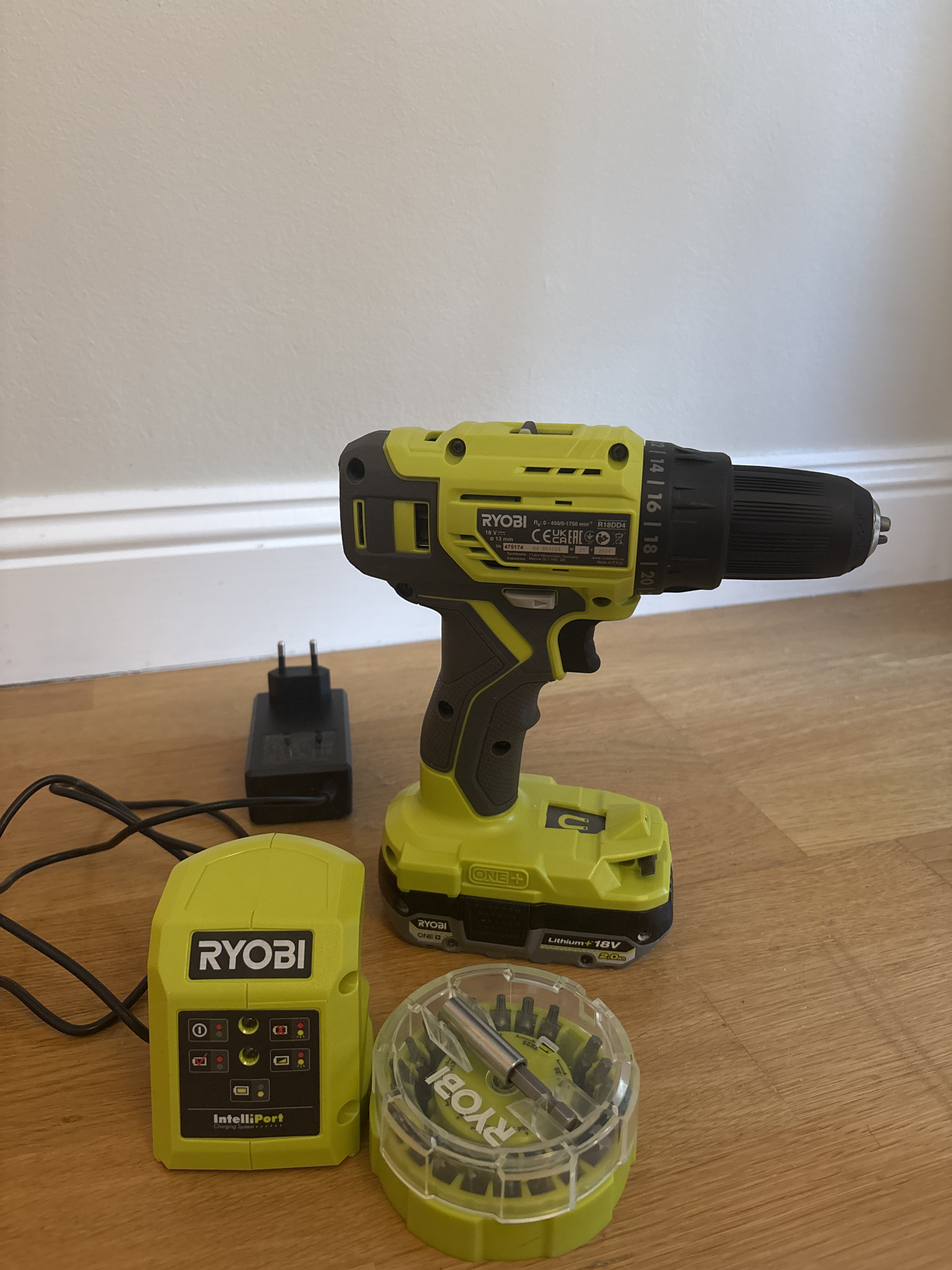 Ryobi skruvdragare r18dd4 one+ 18v