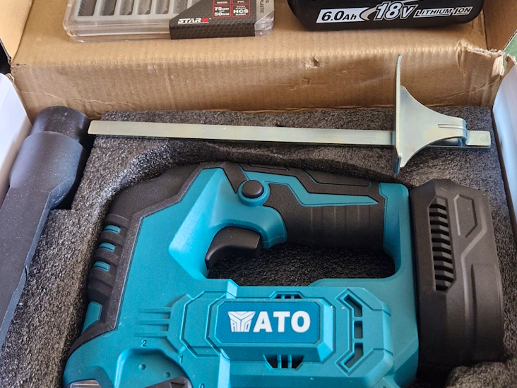 Sticksåg med makita 18v 6a batteri
