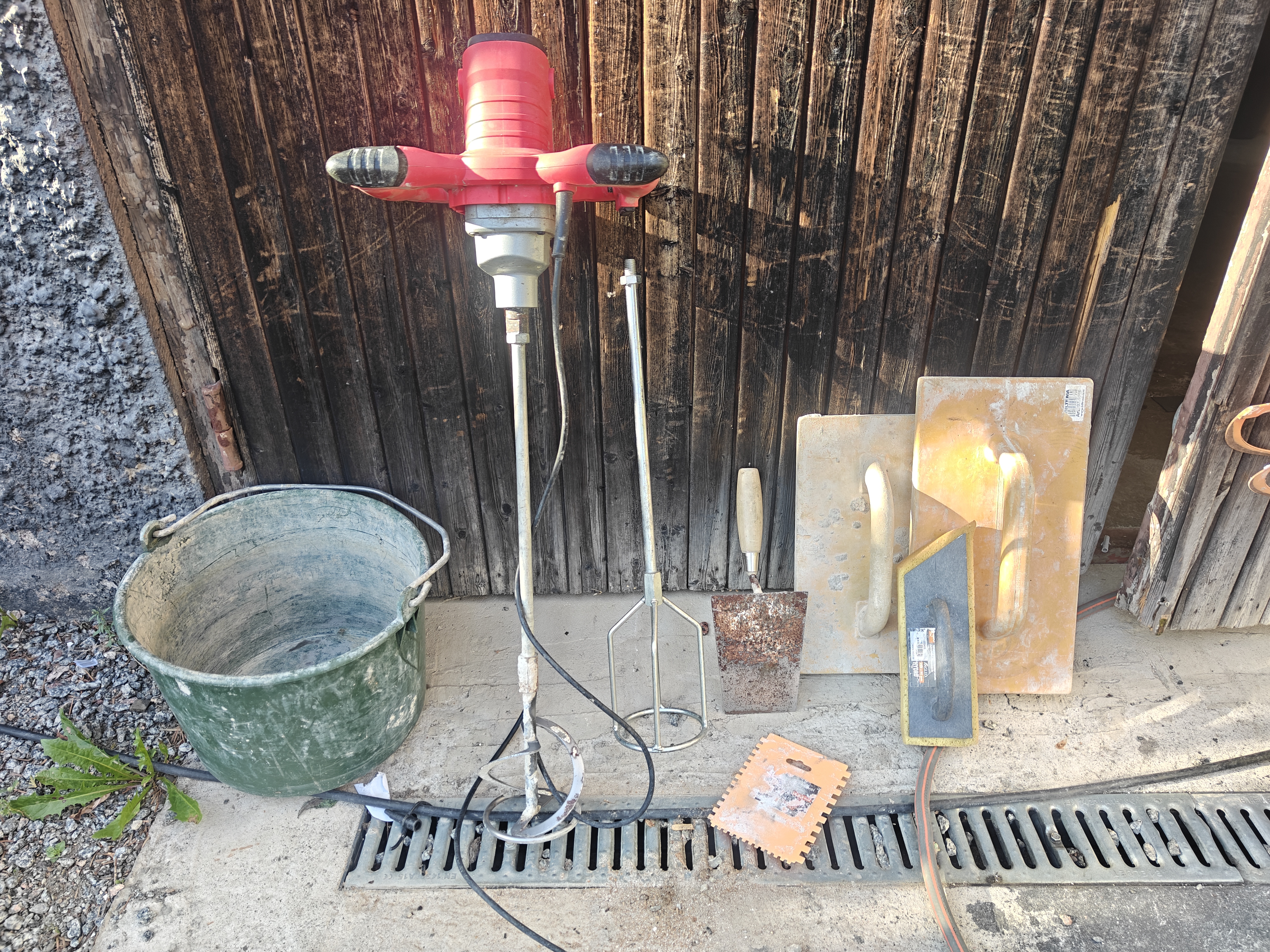 Murarkit med blandare och verktyg