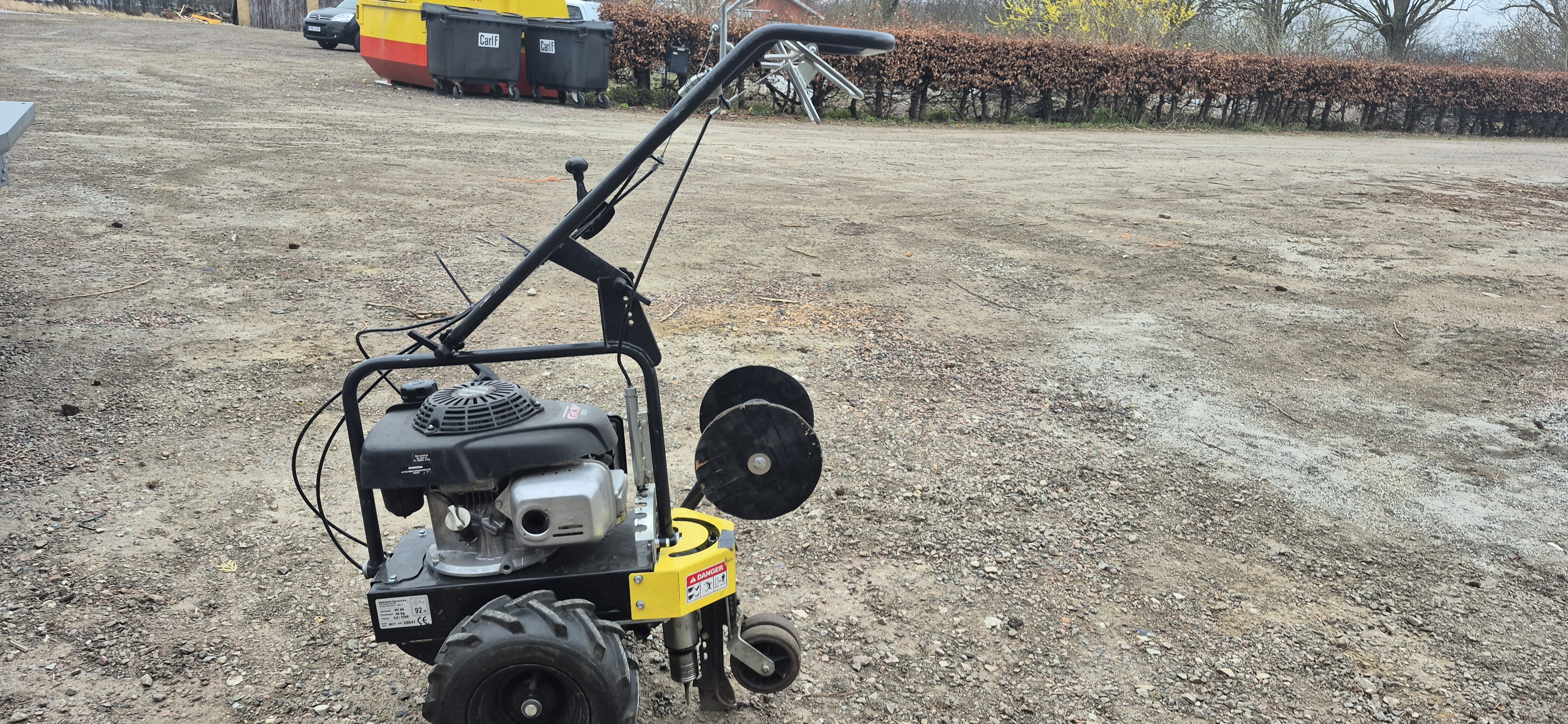 Kabelläggare för robotgräsklippare inkl släp