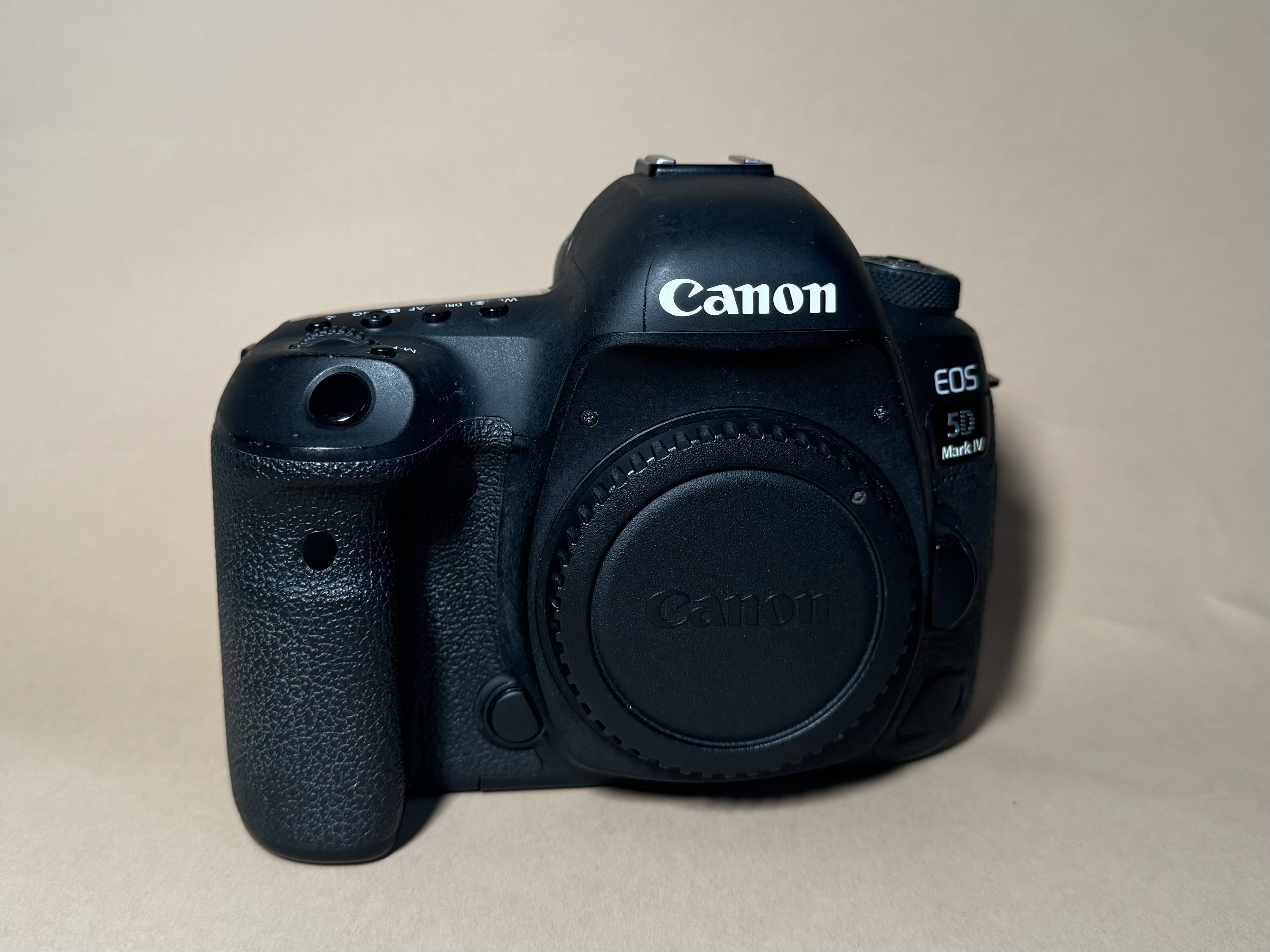 Canon 5d mark iv (body only)