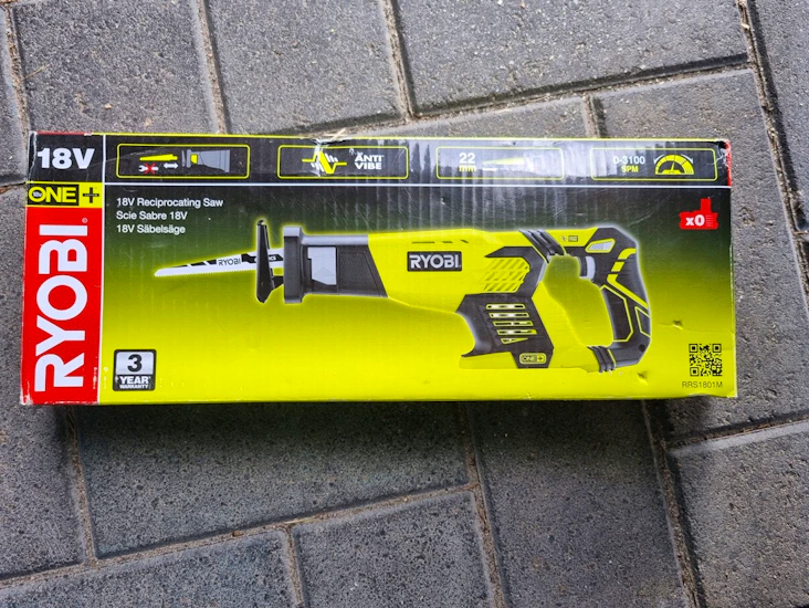 Ryobi akkukäyttöinen puukkosaha