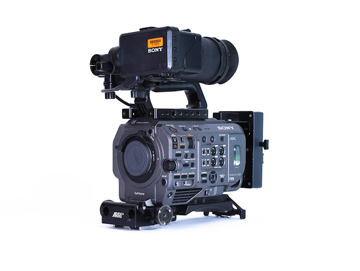 Sony fx9 kit w/shotgun mic + manfrotto tripod 504hd