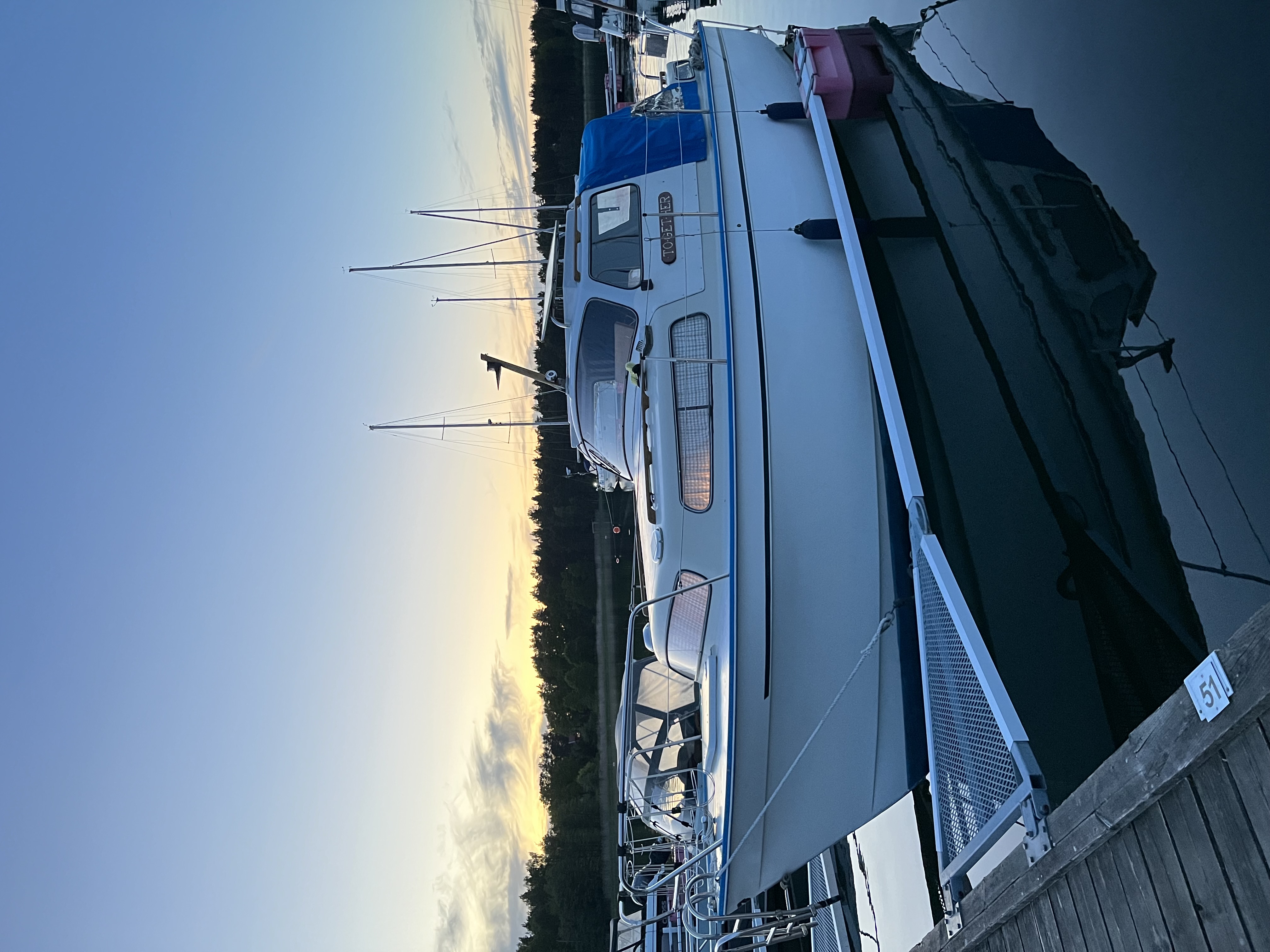 Albin 25