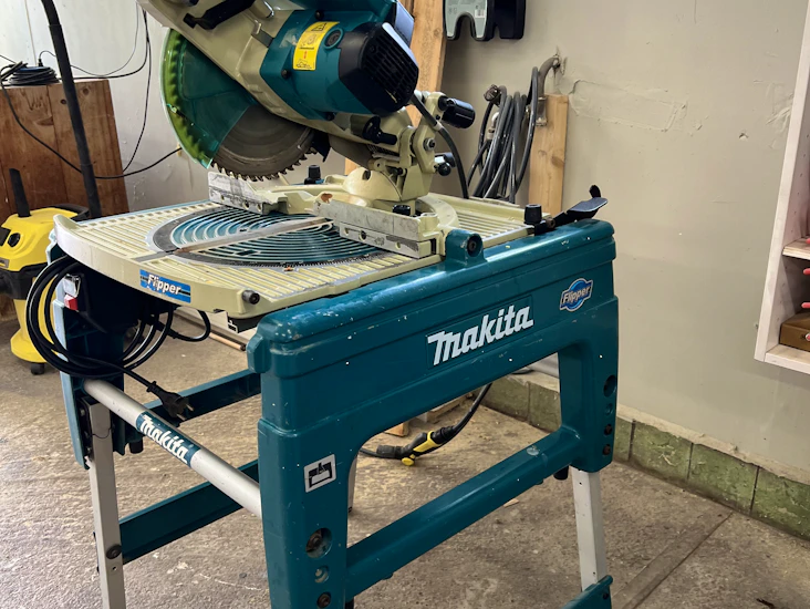 Makita lf1000 flipper