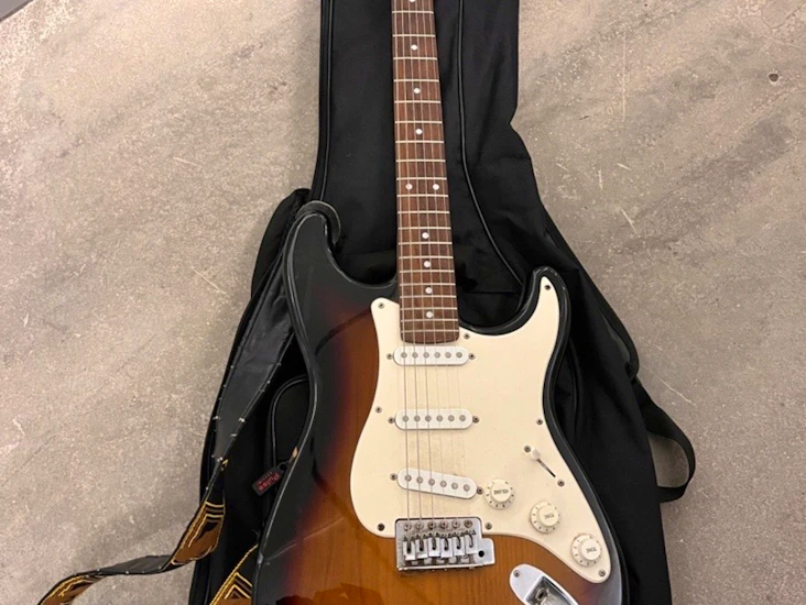 Fender squire stratocaster 80-modell
