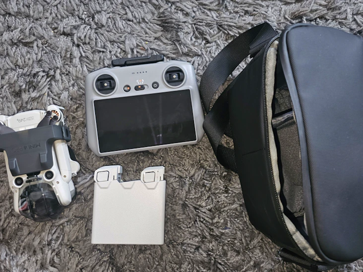 Dji mini 4 pro + rc 2 & travel bag
