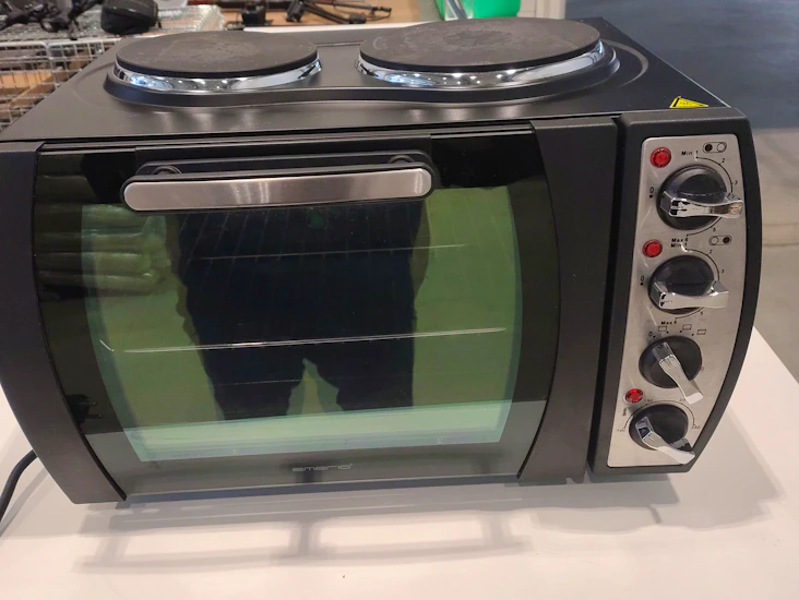 Liten ugn med 2 kokplattor