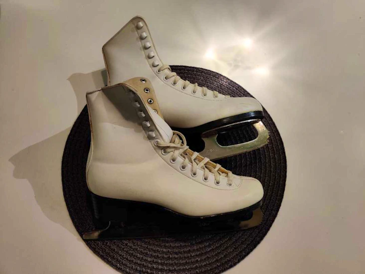 Skridskor stl 38