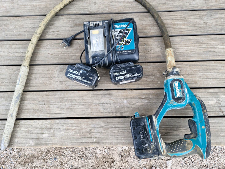 Makita akku betonivibra dvr450