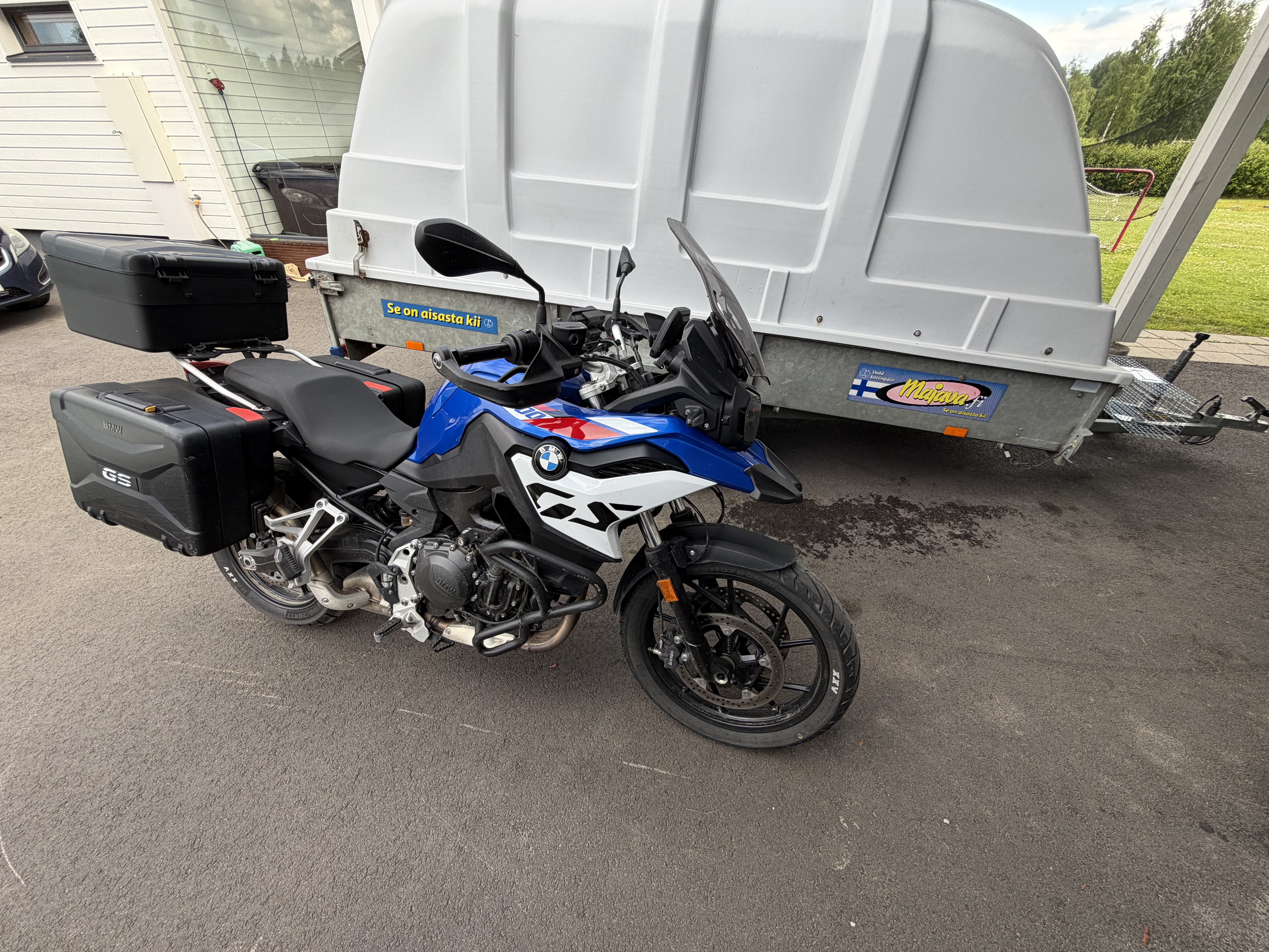 Bmw f800gs madallettu
