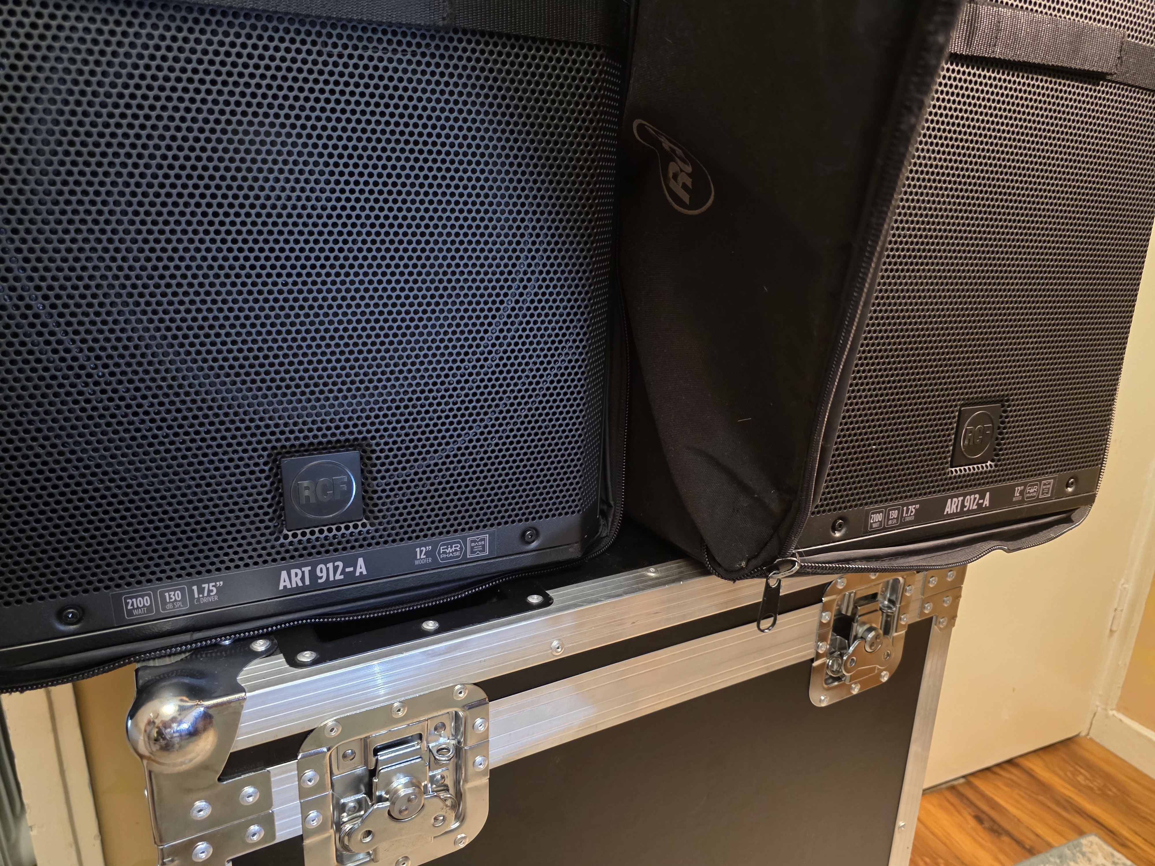 2x rcf art 912-a 12" active 2-way speaker system 2100w