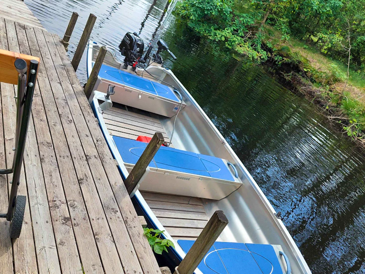 Aluminium båt med 6 hp motor