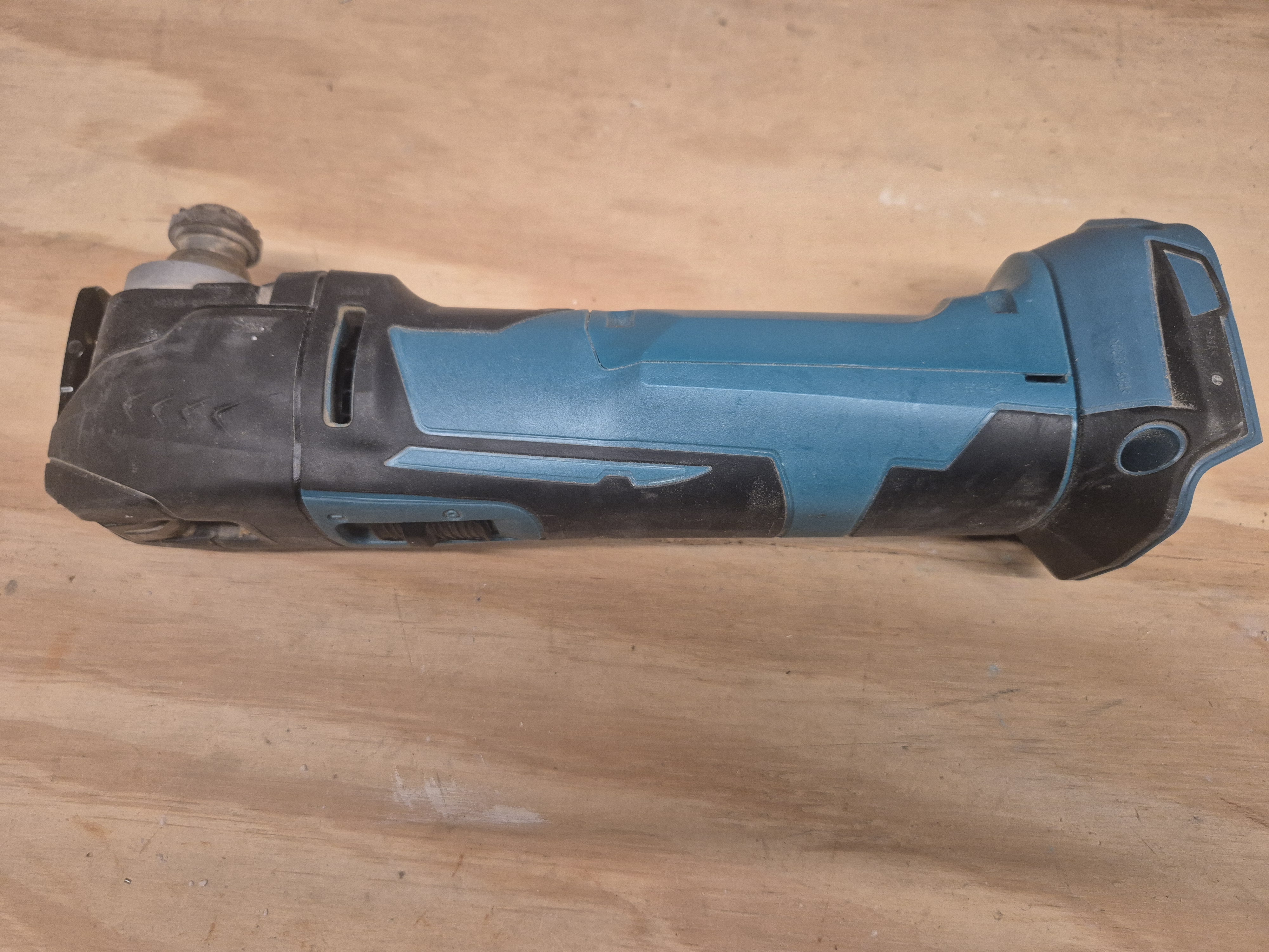 Makita dtm51 18v multicutter/multiværktøj