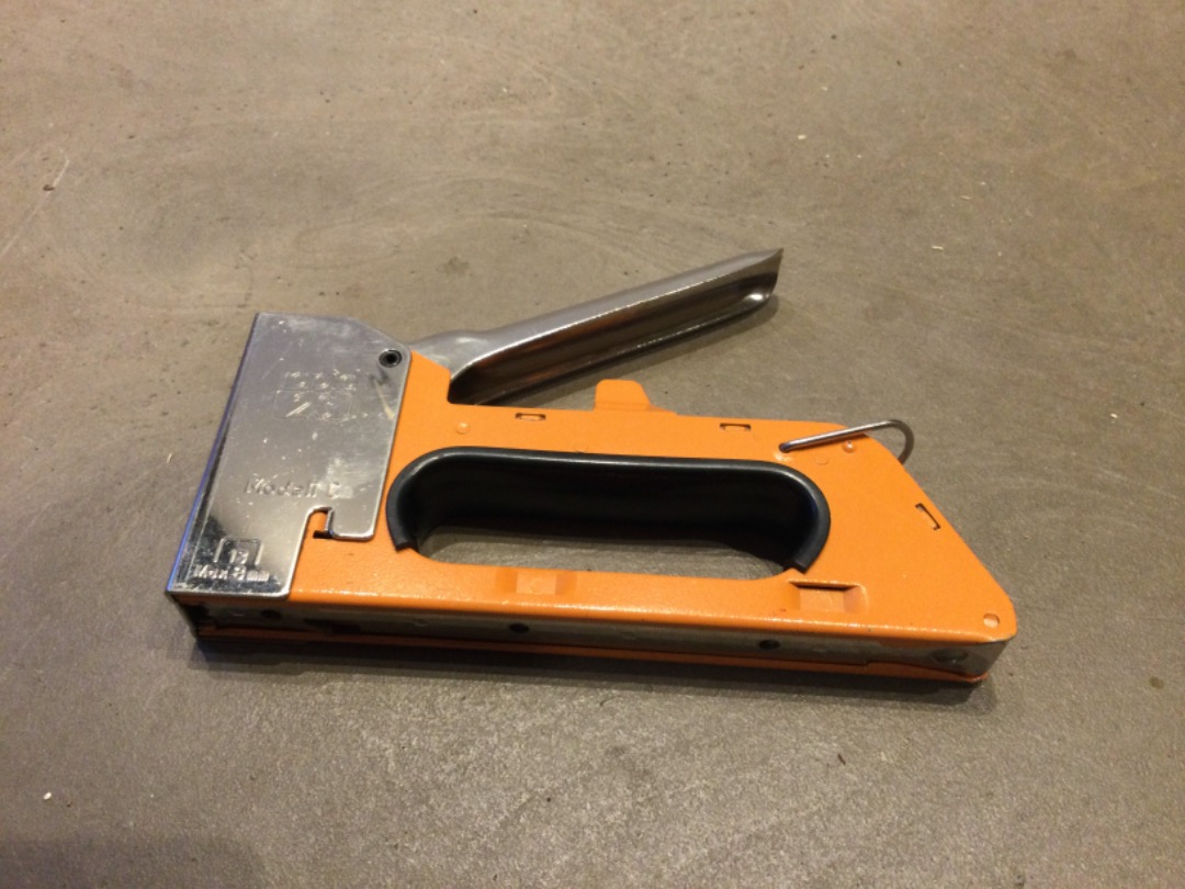 Häftpistol för 13x4-8 mm klamrar