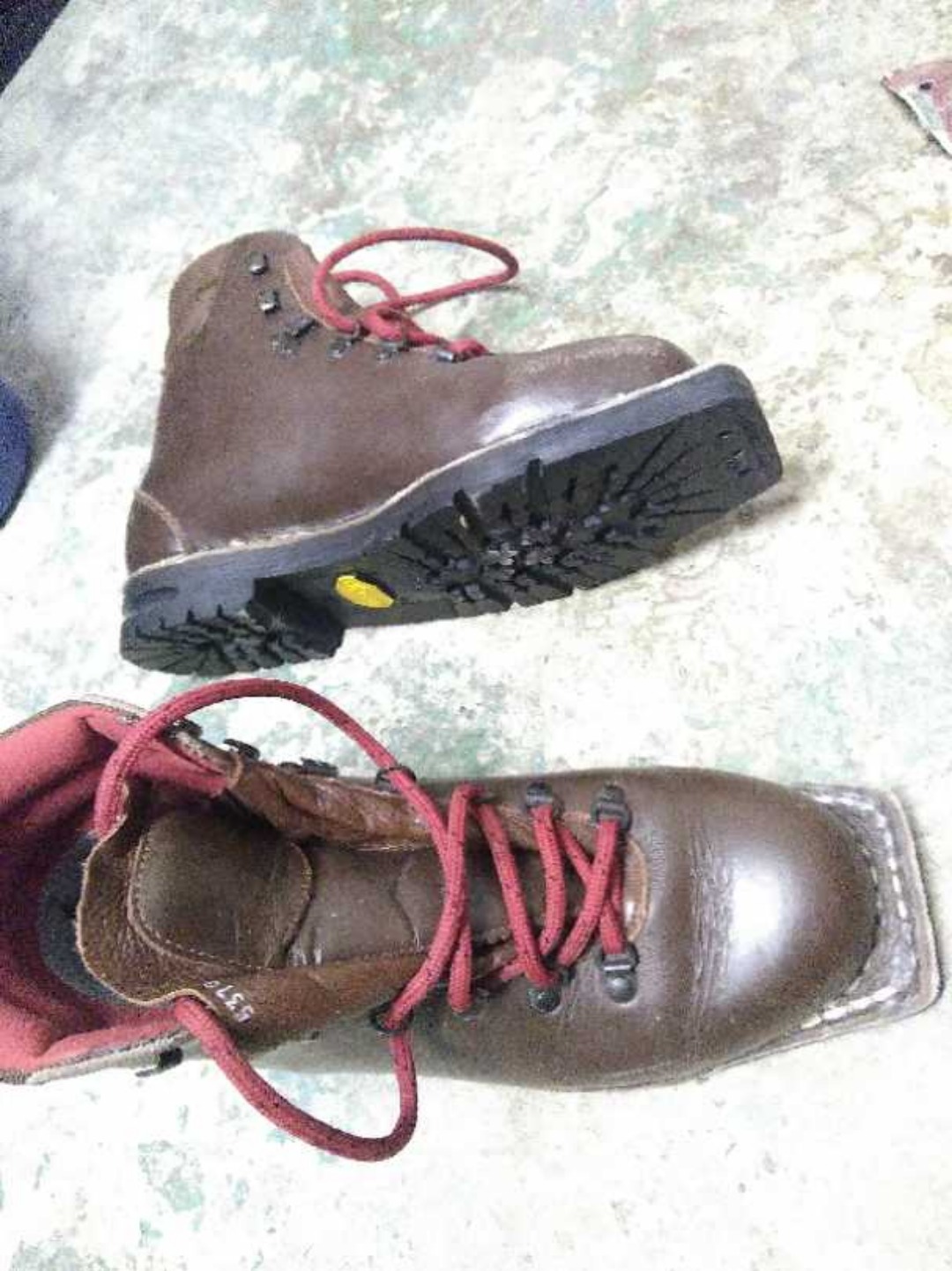 Turpjäxor i skinn storlek 42