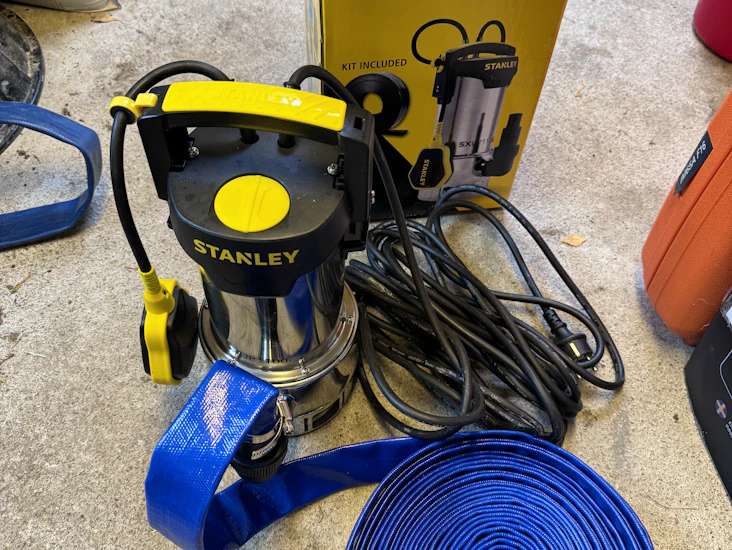 Stanley dräneringspump