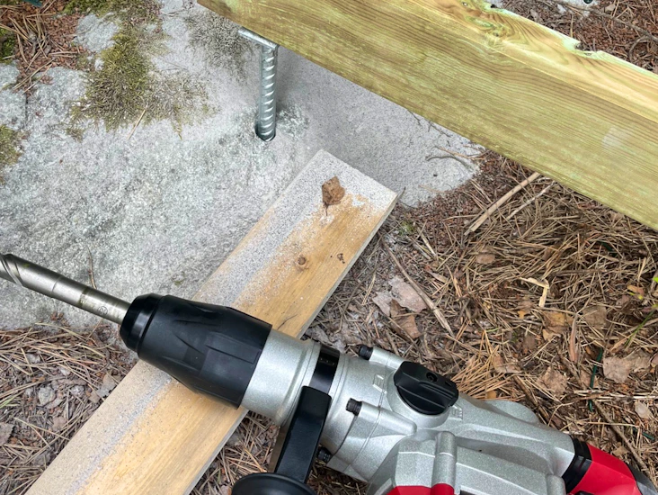 Borrhammare för stolpskor i berg/ betong