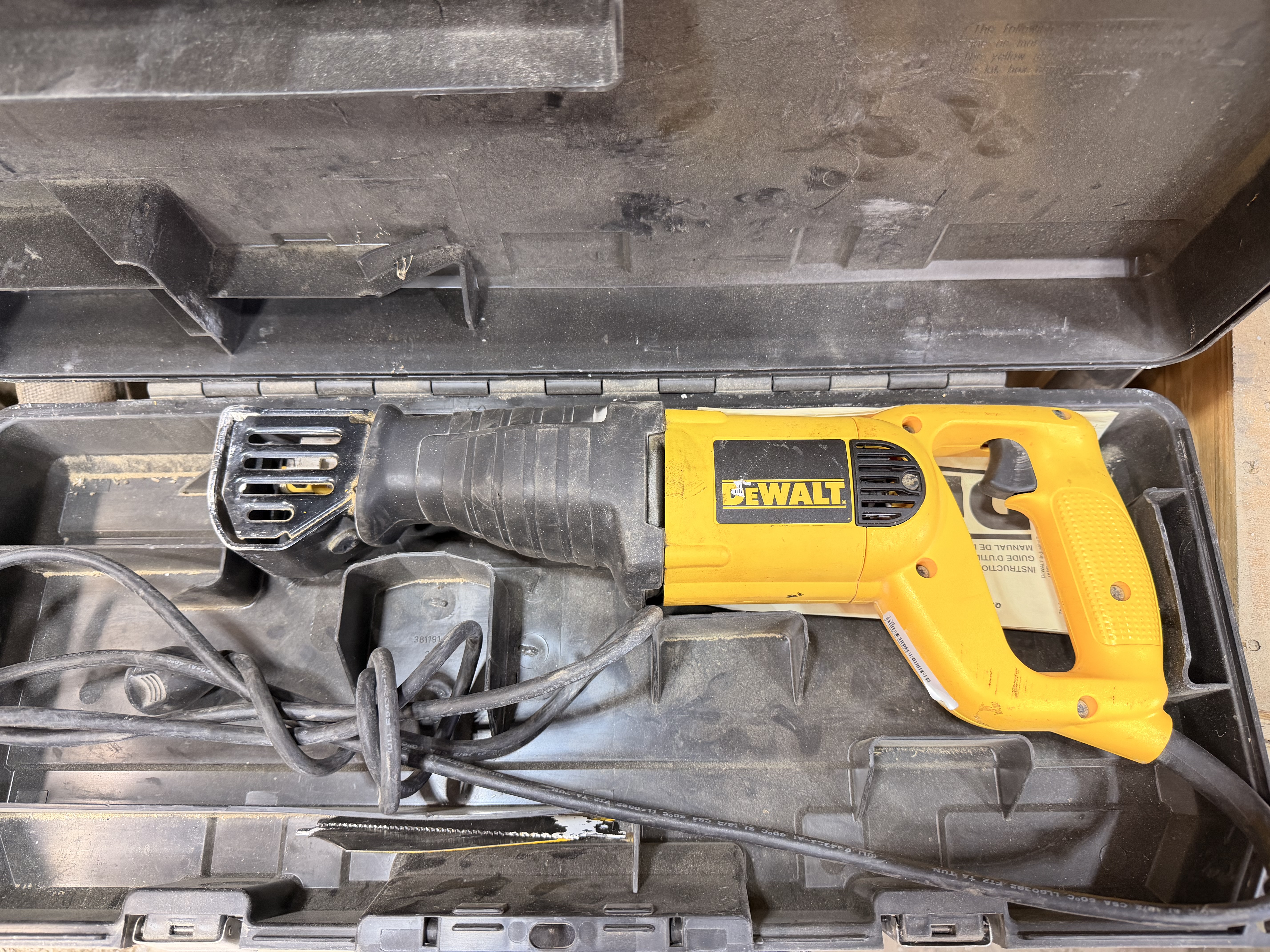 Reciprocating saw