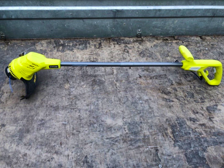 Liten och smidig grästrimmer