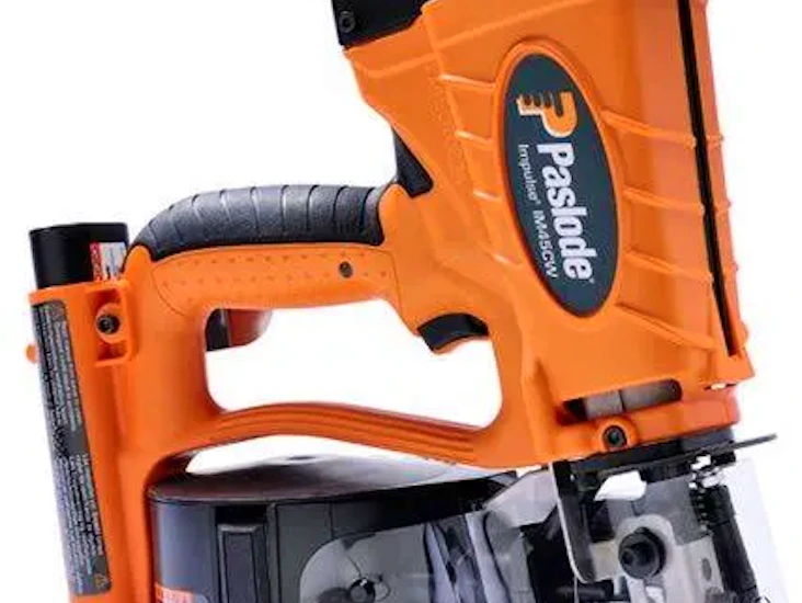 Takpapp och ankarspikpistol