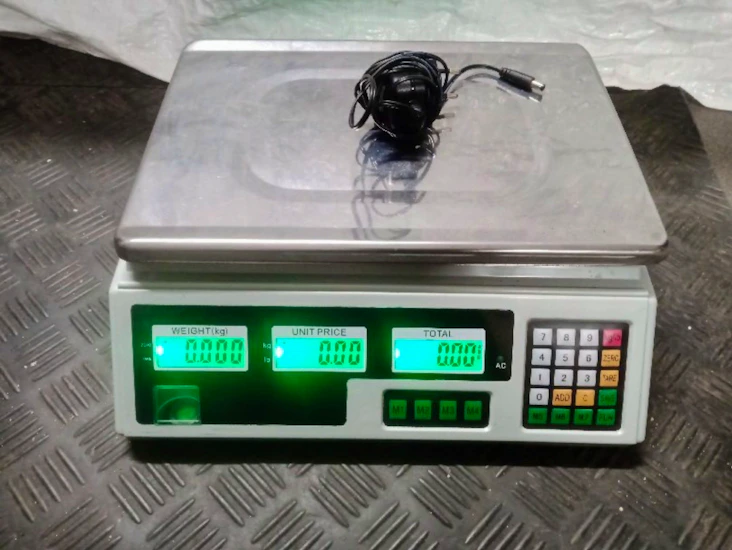 Digitalvåg 30 kg med laddningsbart batteri