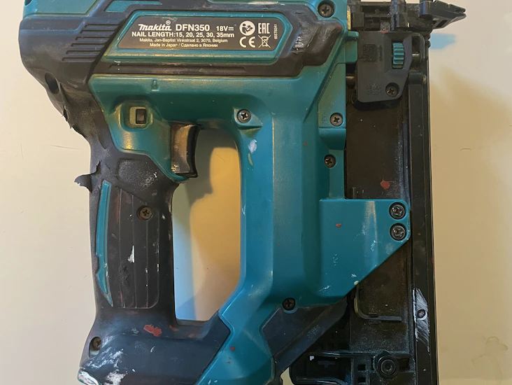 Makita dfn350 naulapyssy / viimeistelynaulain