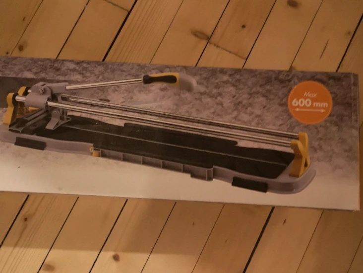 Kakel-och klinkerskärare