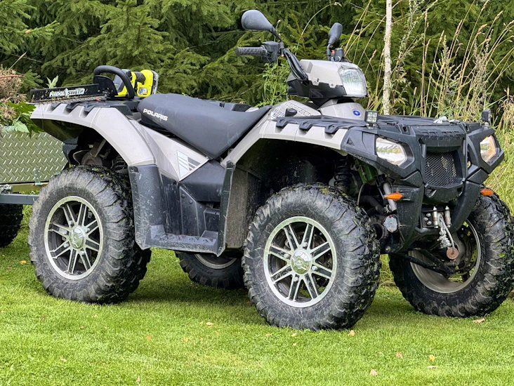 Mönkkäri polaris sportsman 550 forest