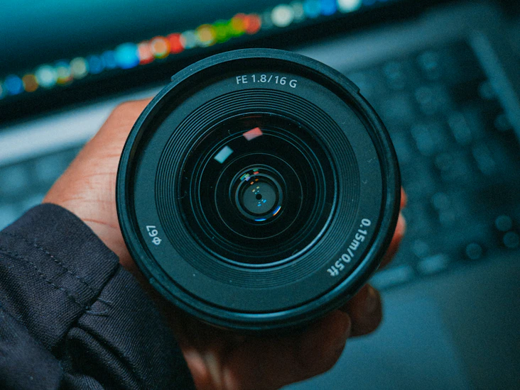 Sony 16mm f/1.8 g lens