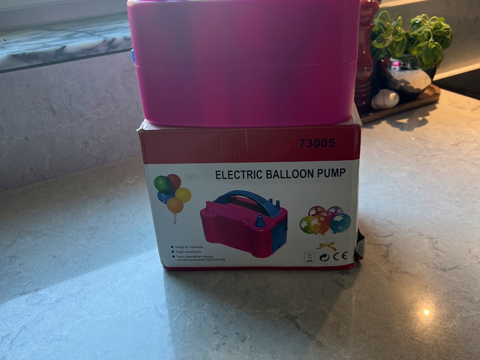 Air balloon pump electric, 600 w balloon pump electric, portable balloon pump with 2 inflation modes, balloon inflatable device for birthday decoration, party, christmas decoration
