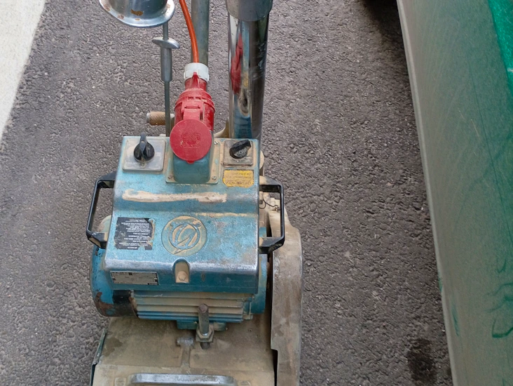 Puulattian hiomakone / wooden floor grinding machine