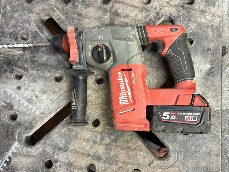 Milwaukee borrhammare