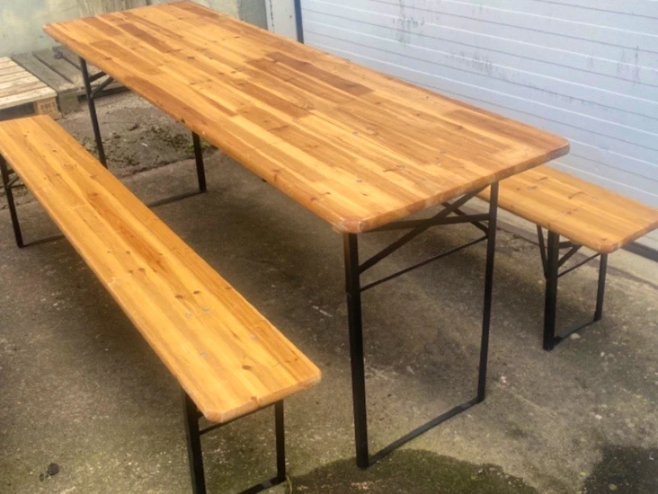 Paket med 2 bord och 4 bänkar