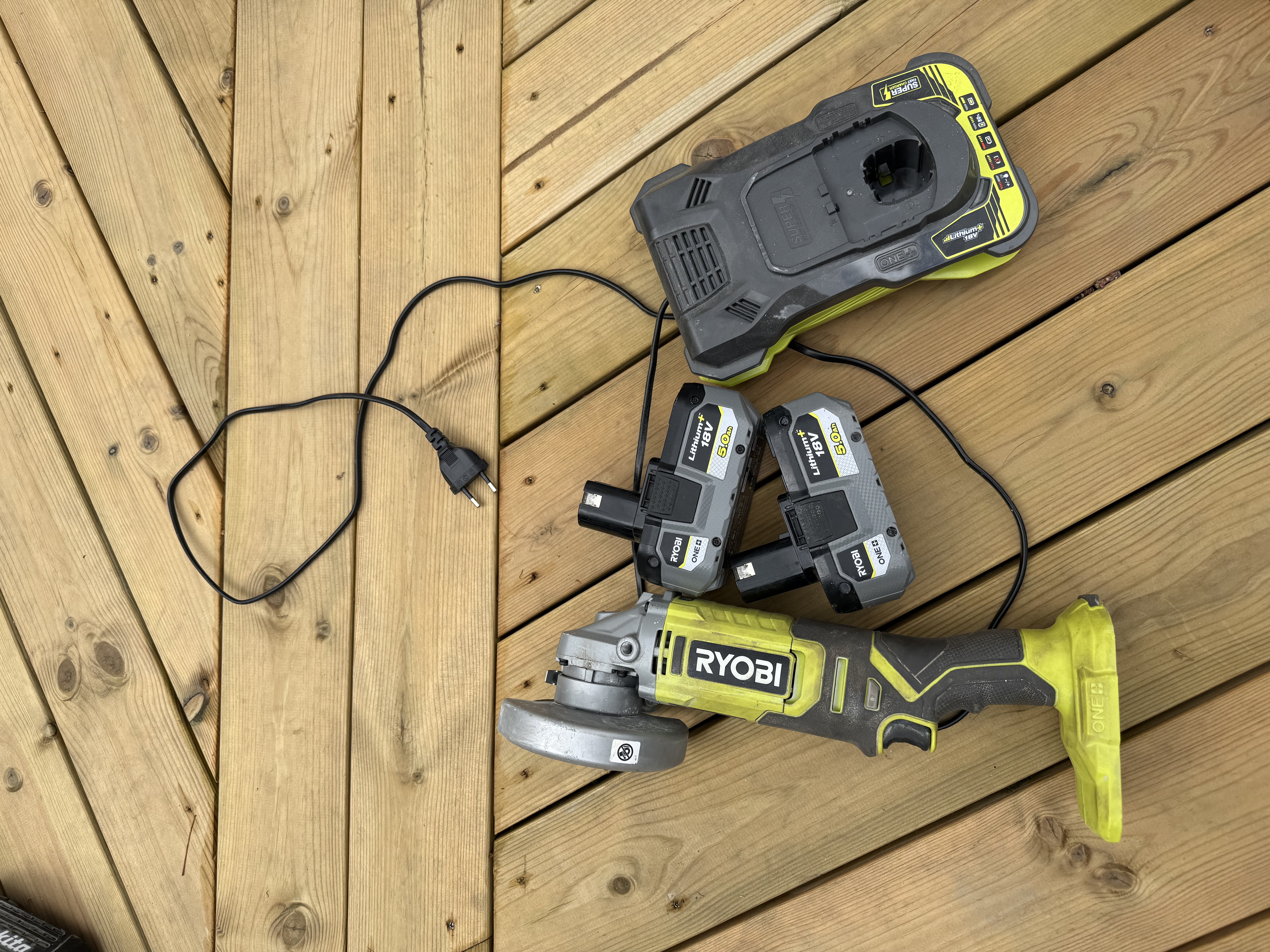 Ryobi vinkelsliper m/ batteri 