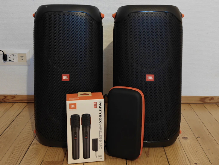2 x jbl partybox 110 ja kaksi mikrofonia