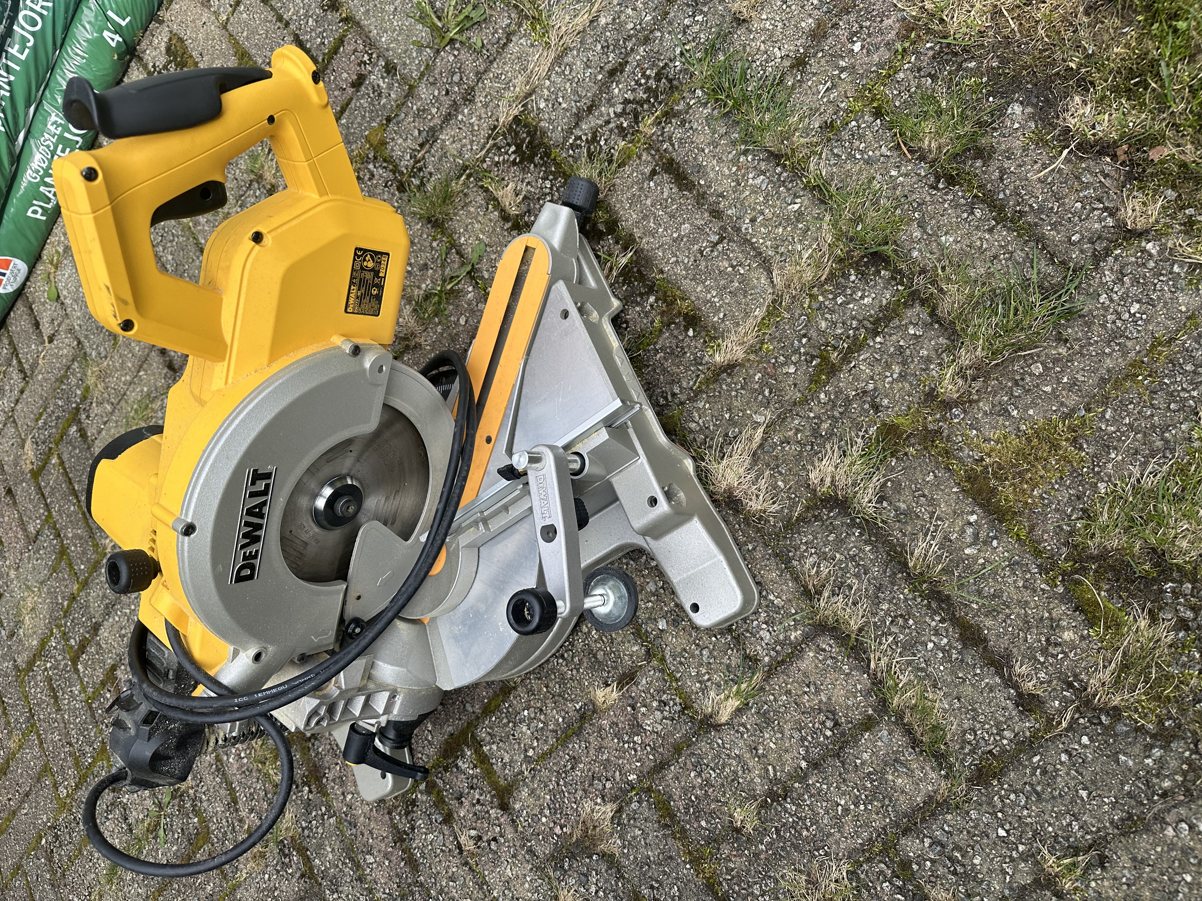 Gjærsag fra dewalt dw777