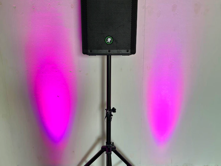 Single speaker - pa system - delivered/collected