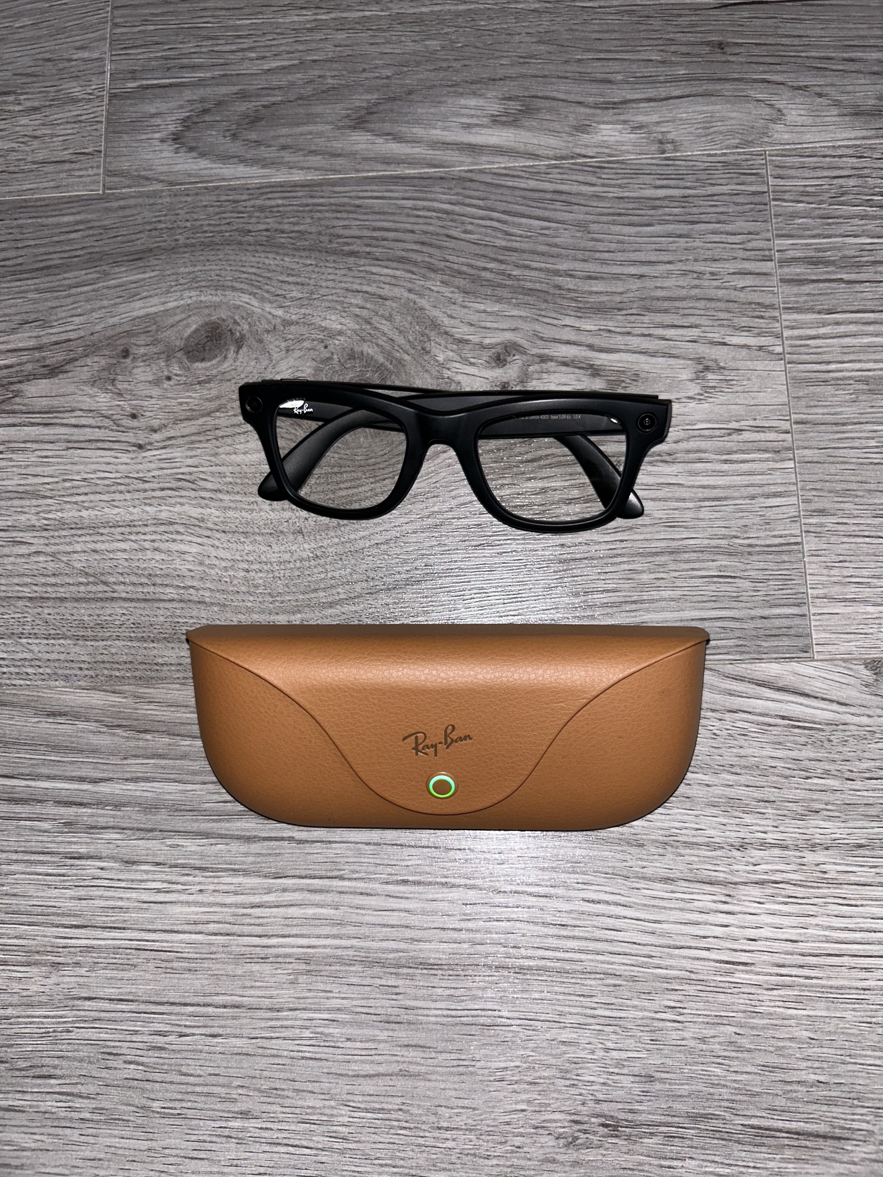 Ray-ban meta wayfarer glasses & usb-c charging cable 