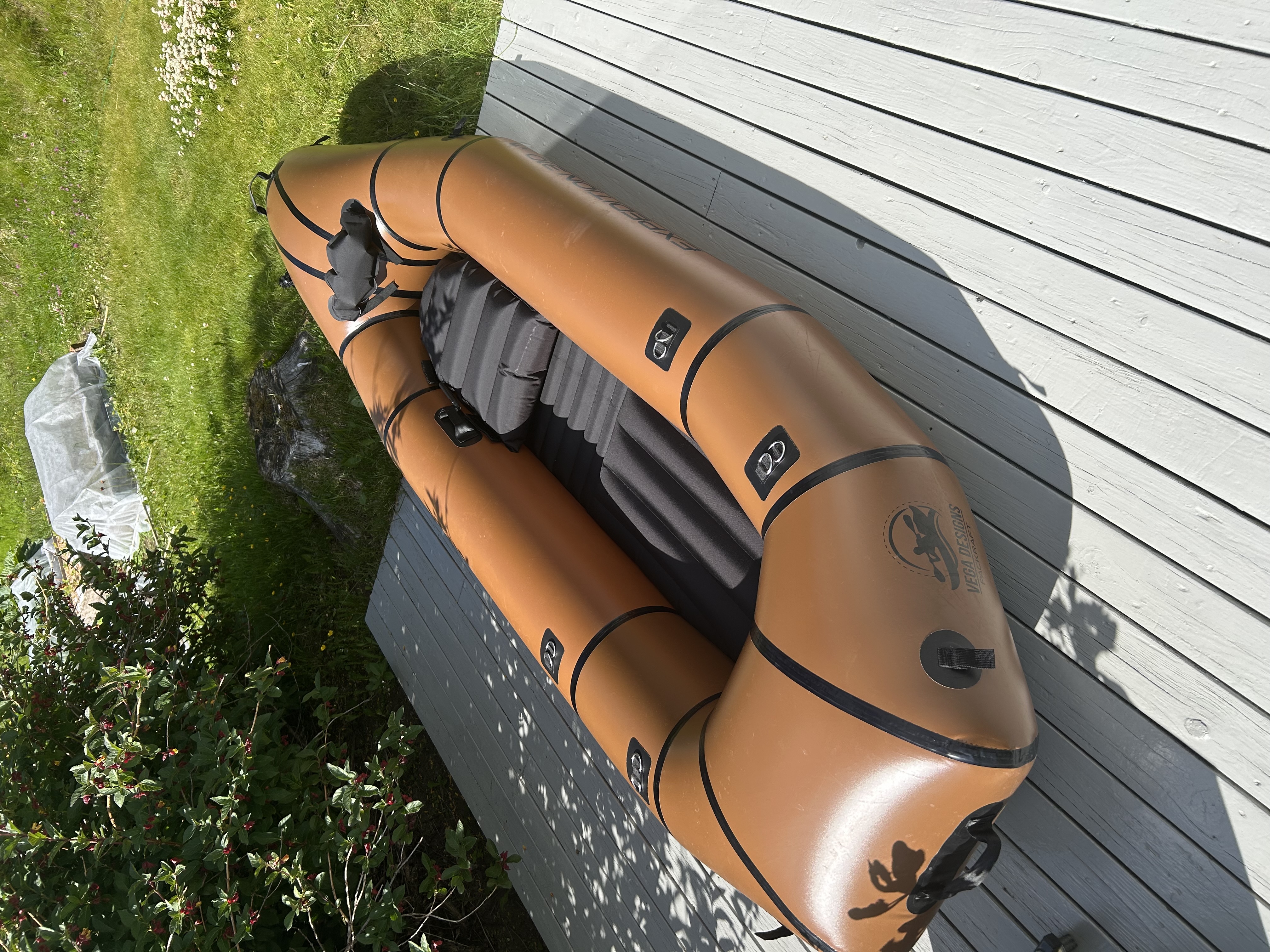 Vega design ekspeditiom 310 - packraft