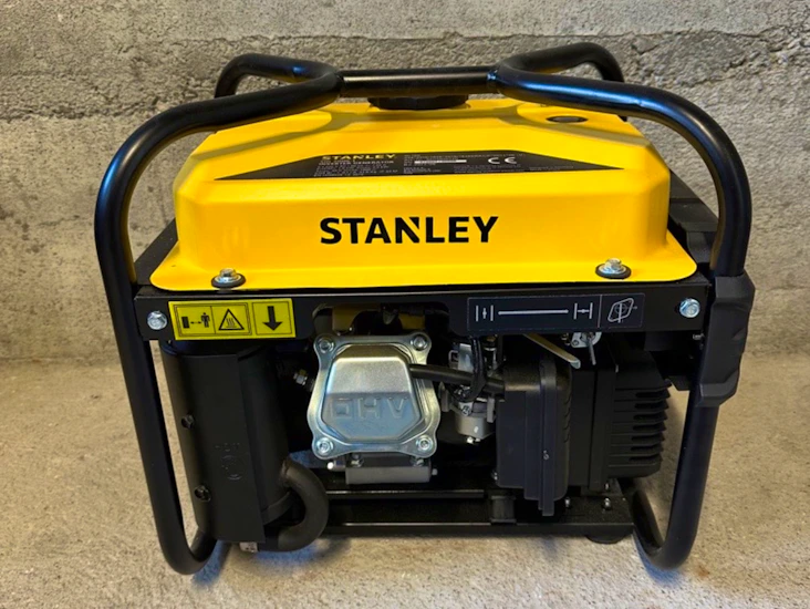 Strømaggregat med to 230 v-uttak