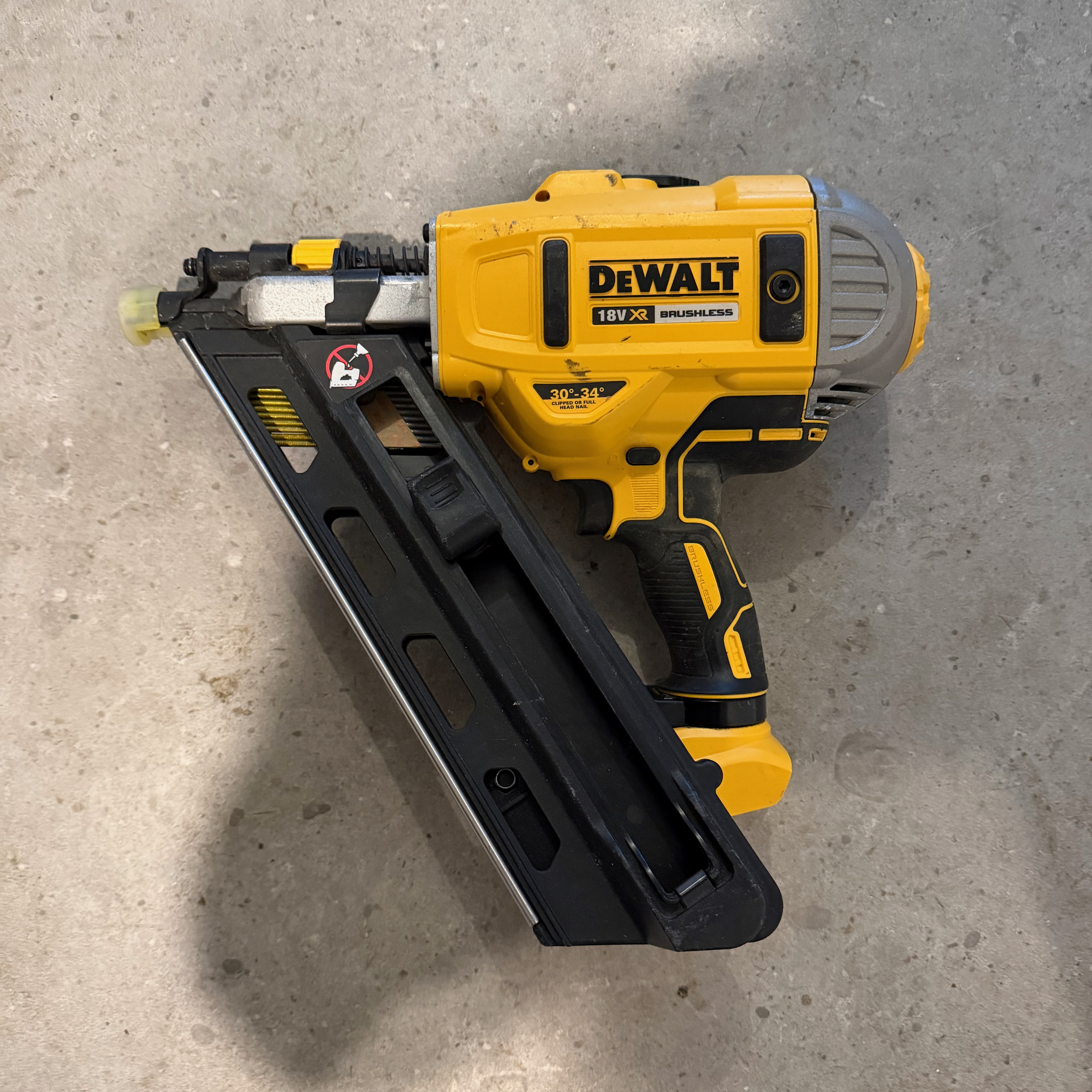 Spikpistol dewalt dcn692