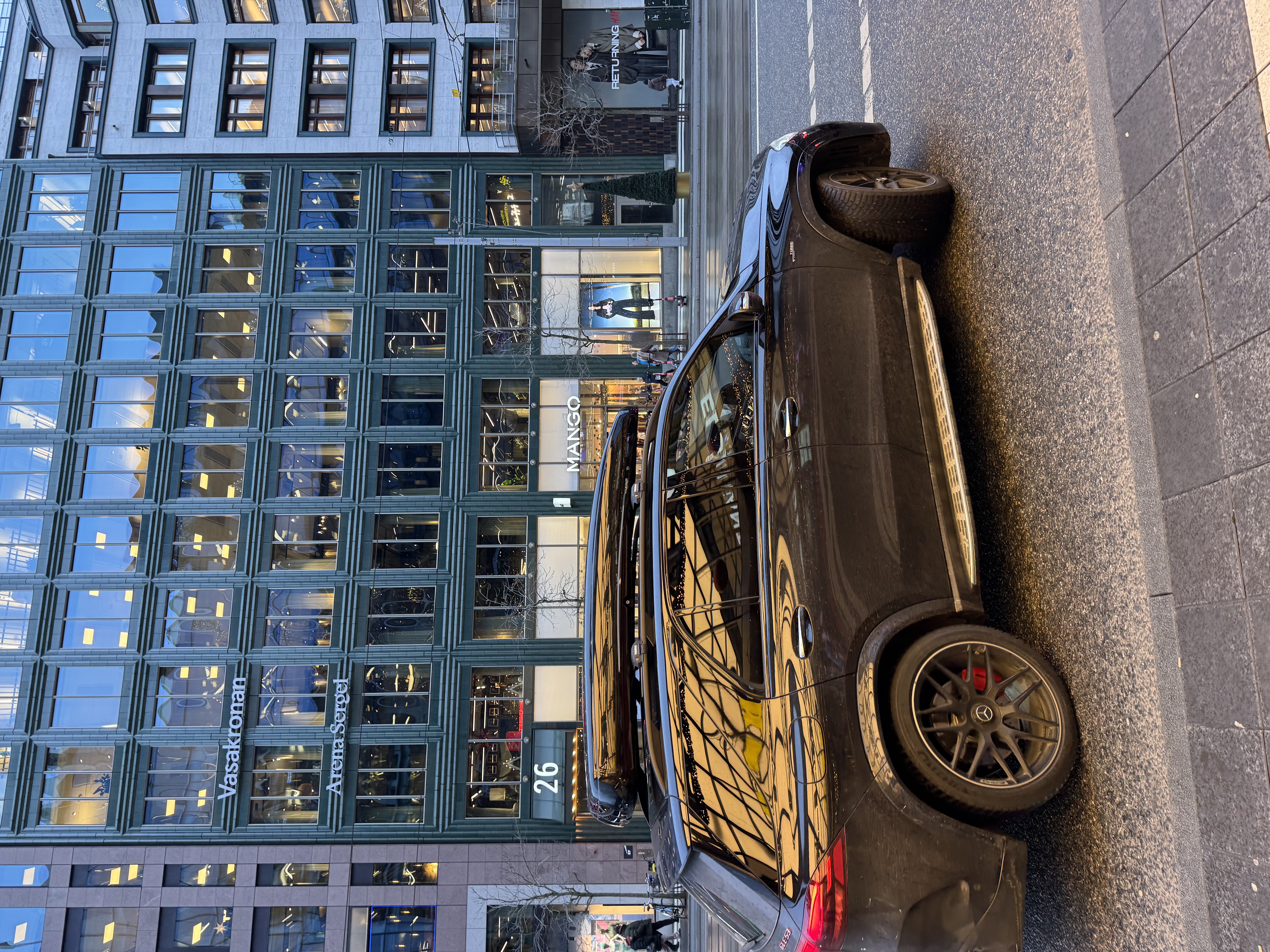 Skidbox takbox calix slimmad rymlig låg i vasastan