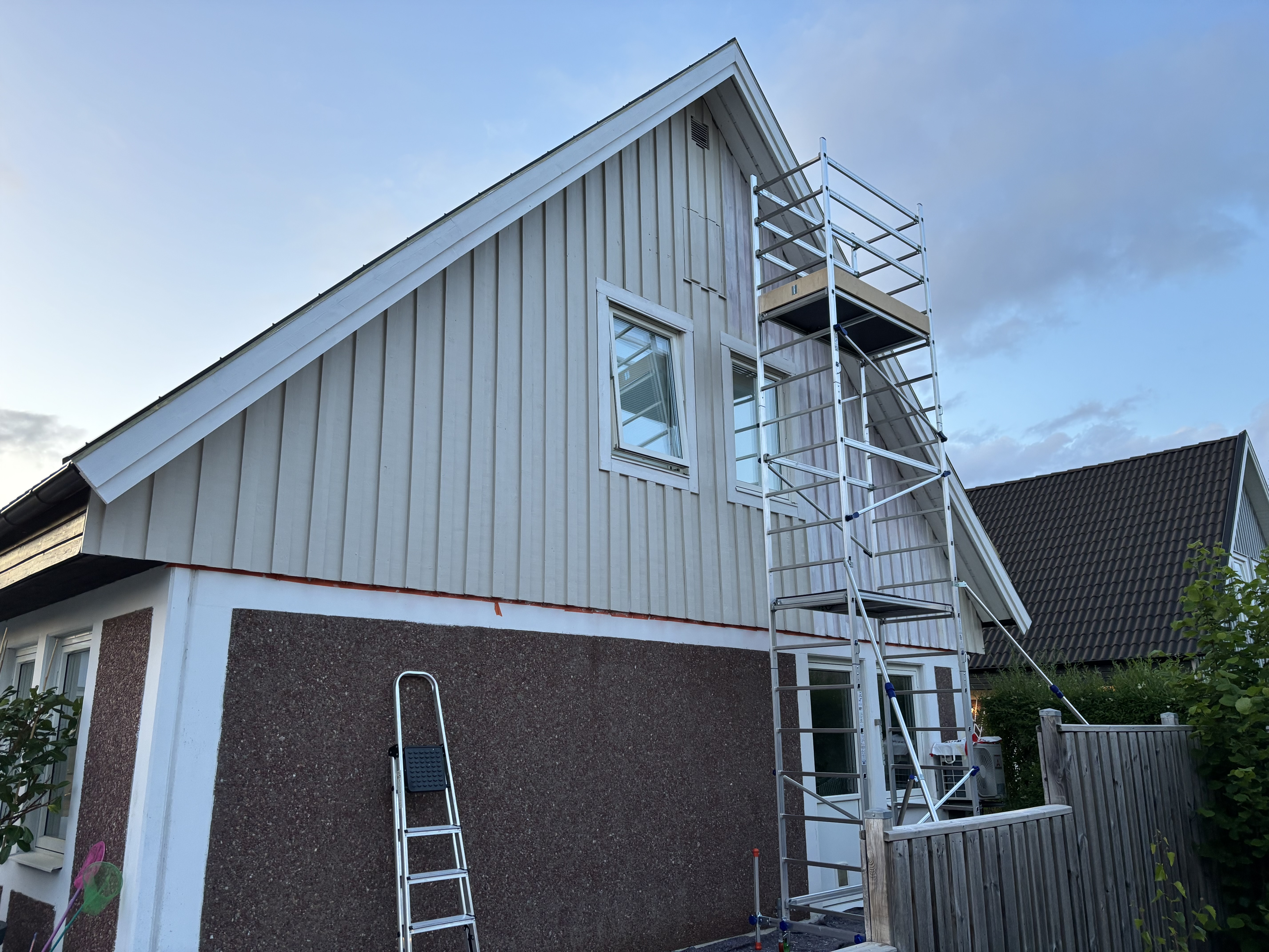 Rullställning med 7 meters arbetshöjd + extra stödben