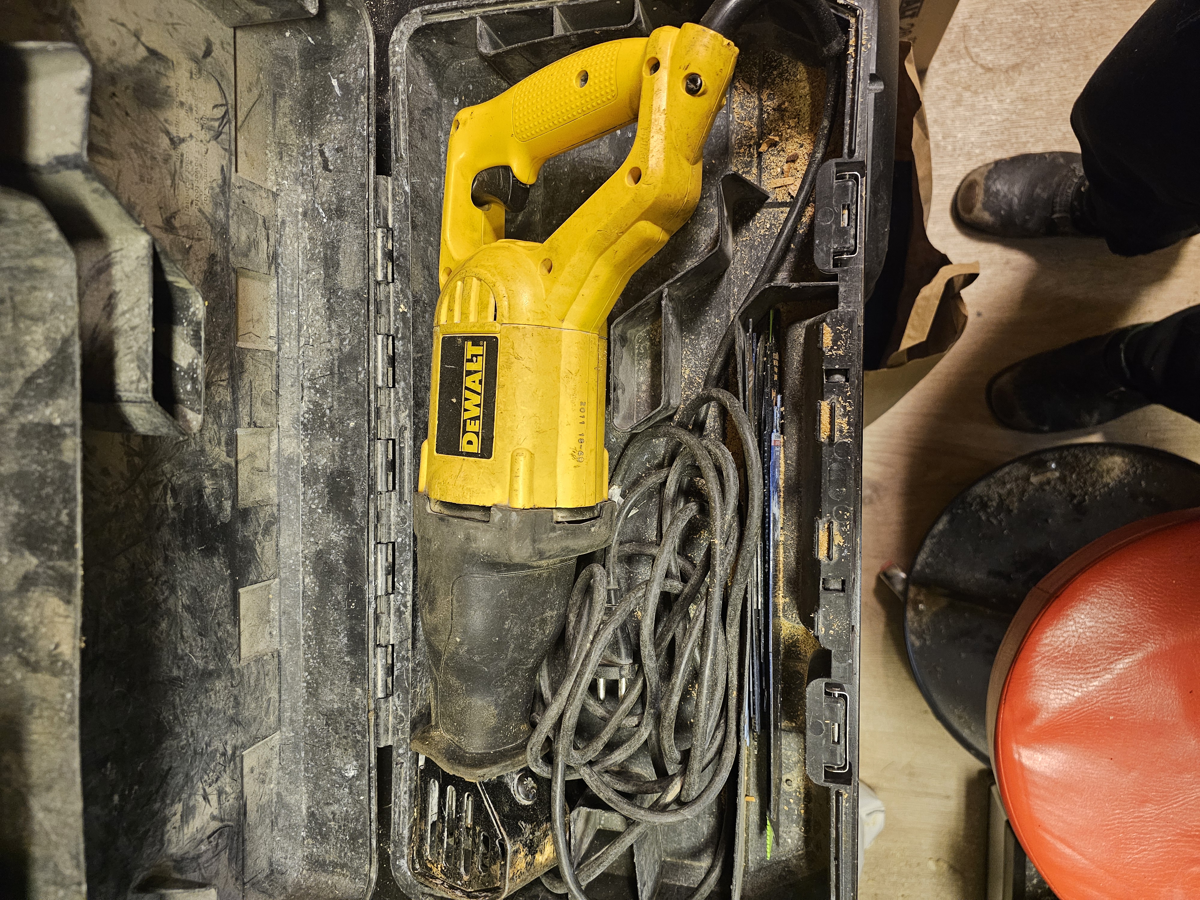 Bajonettsag leies ut