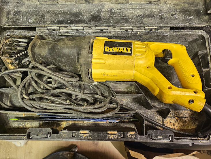 Bajonettsag leies ut