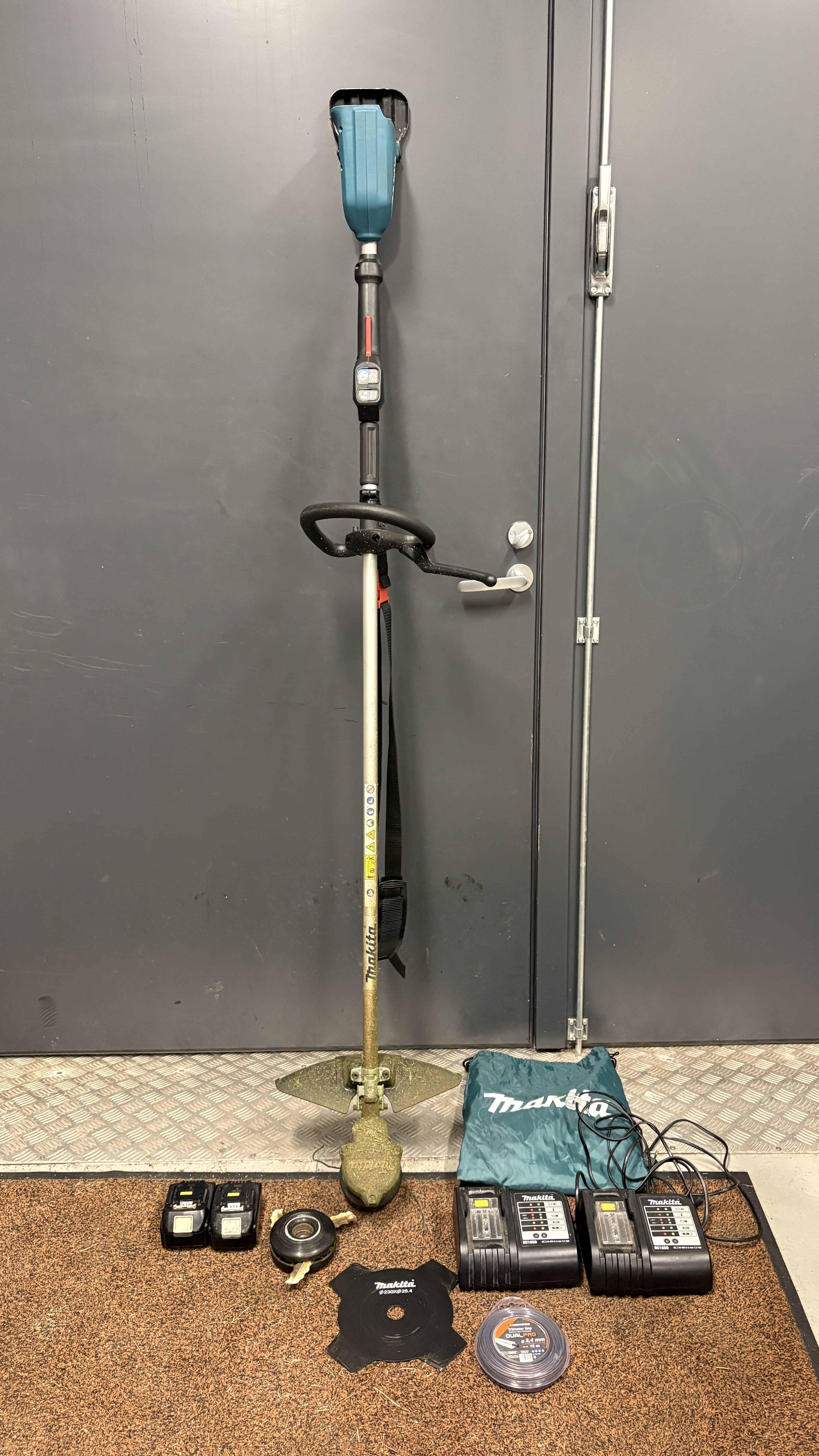 Tehokas makita dur368l trimmeri/raivuri 2 x 18v akulla