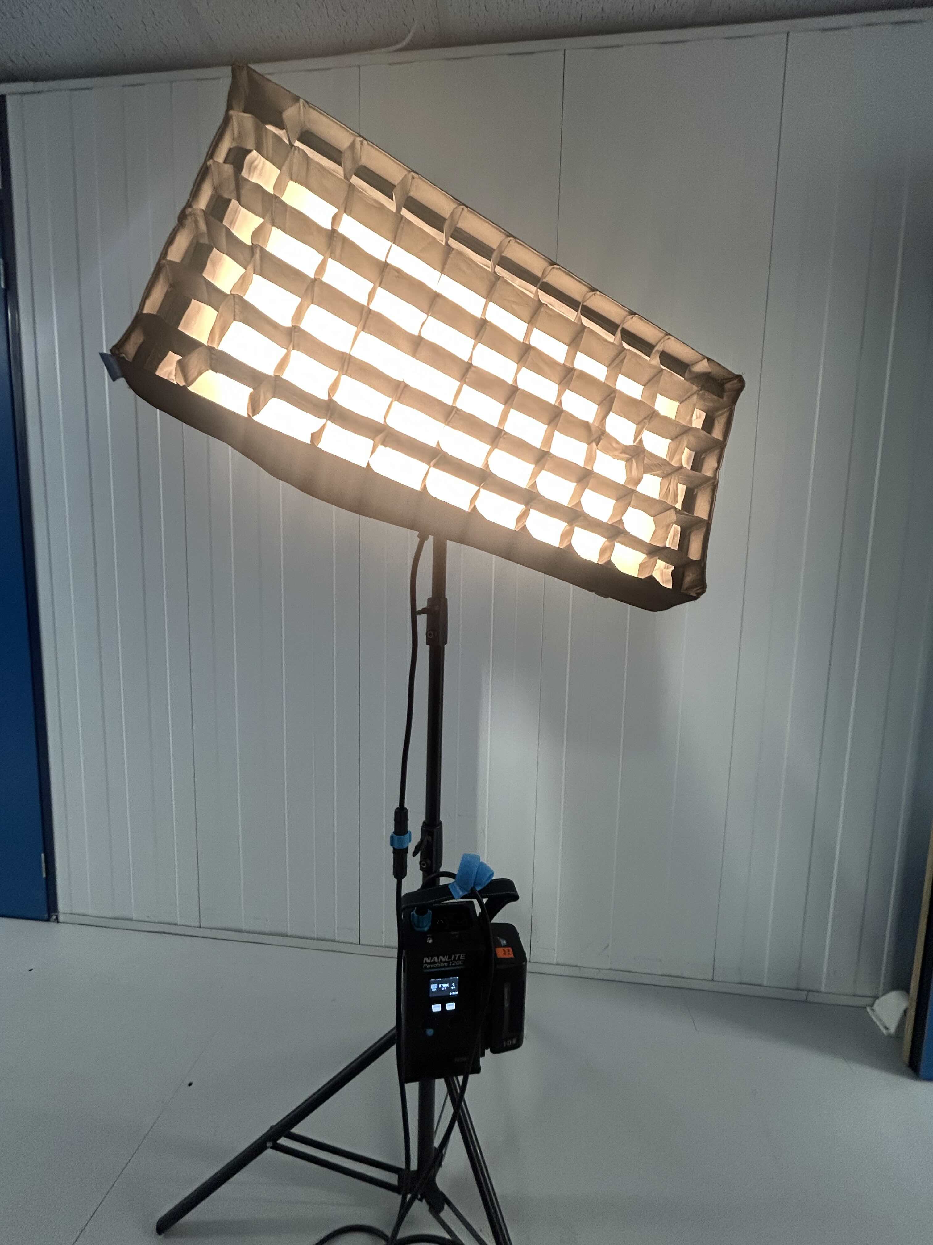 Nanlite pavoslim 120c rgbww led light