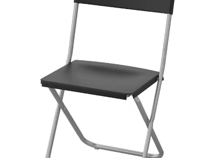 Klappstoler svarte og hvite